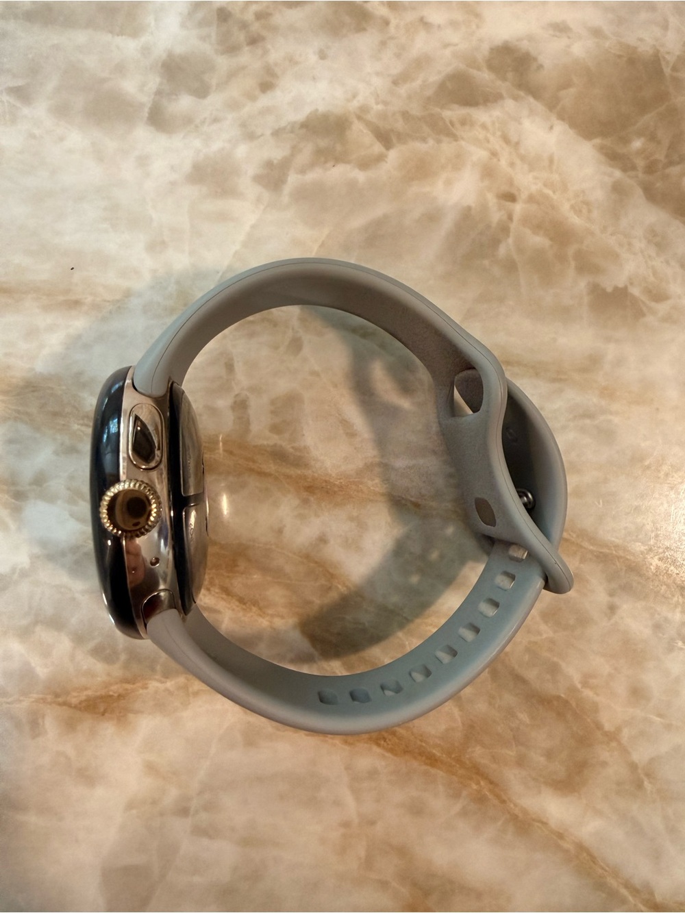 Google Pixel Watch 2 - Black Face with Gold Case Accent - Picture 5 of 5